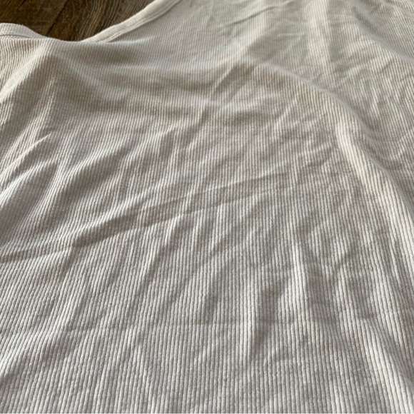 NWOT Old Navy UltraLite Rib-Knit Racerback Tank Top - Picture 7 of 13